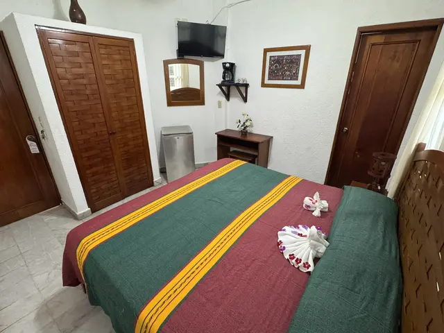 Room 1 at a La Madera Beach hotel, Zihuatanejo – photo 4