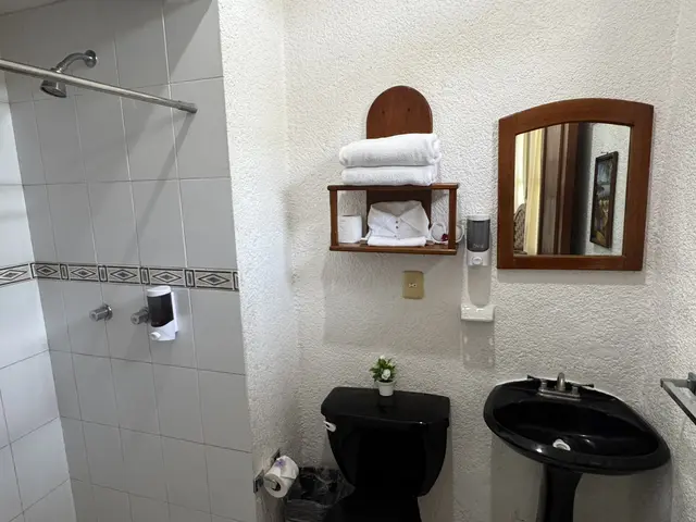 Room 1 at a La Madera Beach hotel, Zihuatanejo – photo 7