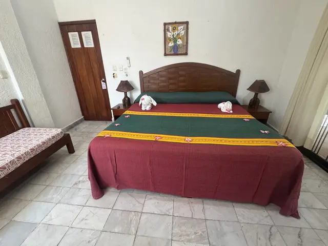 Room 4 with jacuzzi, terrace and kitchenette at a La Madera Beach hotel, Zihuatanejo – photo 2