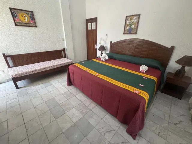 Room 4 with jacuzzi, terrace and kitchenette at a La Madera Beach hotel, Zihuatanejo – photo 1