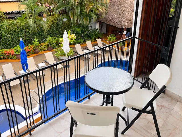 Room 6 with terrace and kitchenette at a La Madera Beach hotel, Zihuatanejo – photo 5