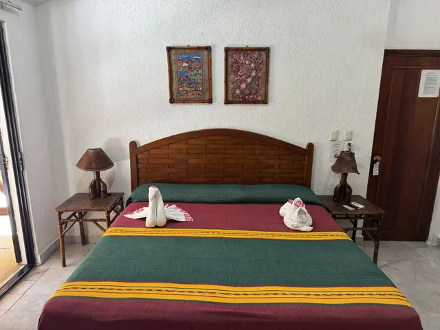 Room 7 with terrace and kitchenette at a La Madera Beach hotel, Zihuatanejo – photo 2
