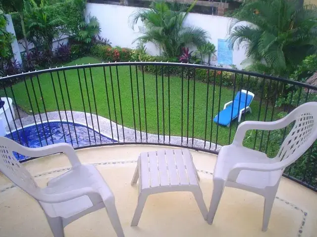 Room 8 with terrace and kitchenette at a La Madera Beach hotel, Zihuatanejo – photo 2