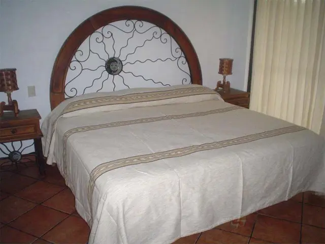 Room 8 with terrace and kitchenette at a La Madera Beach hotel, Zihuatanejo – photo 1